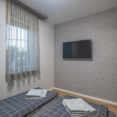 Apartment Melomi 1 Sarvar