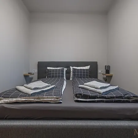Melomi 1 Apartment
